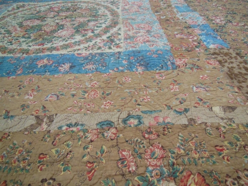 Frame quilt in blues and beige