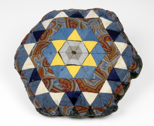Hexagon cushion in mosaic patchwork