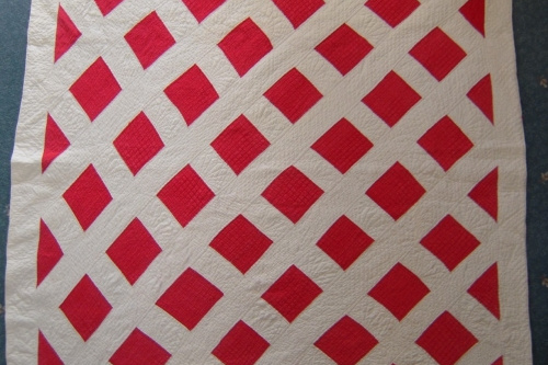 Red squares on a white lattice grid
