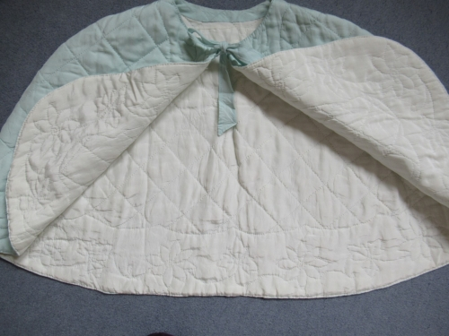 Blue bedcape cream interior