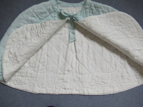 Blue bedcape cream interior