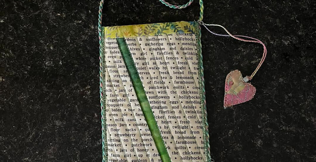Glasses Case created by Donna Sales for the Modern Quilt Group Springtime Swap 2025