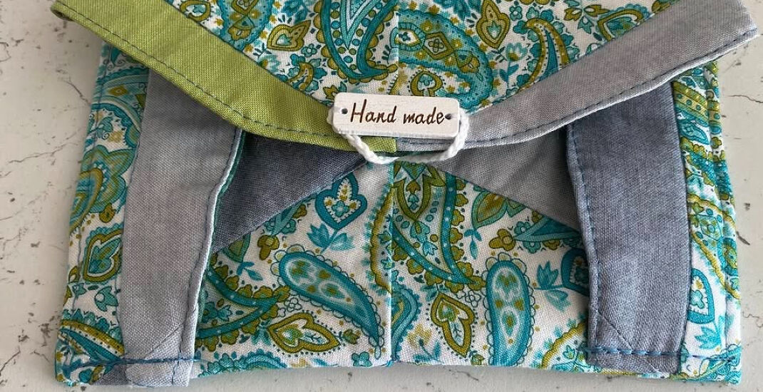 Glasses Case created by Pauline Warwick for the Modern Quilt Group Springtime Swap 2025