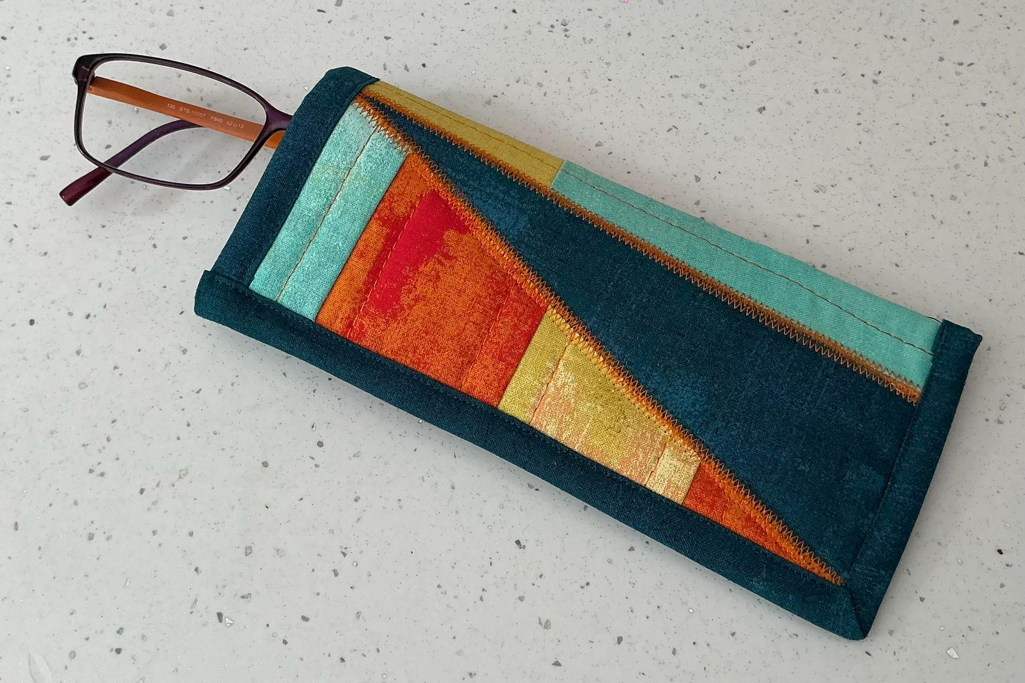 Glasses Case created by Jayne Emsden for the Modern Quilt Group Springtime Swap 2025