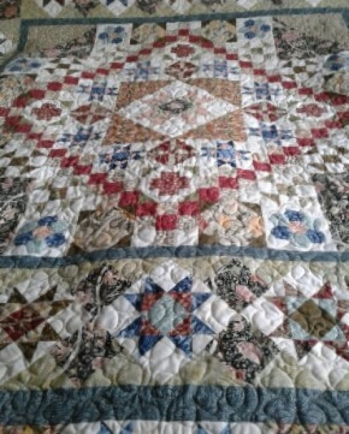 William Morris Quilt by Janet Edwards